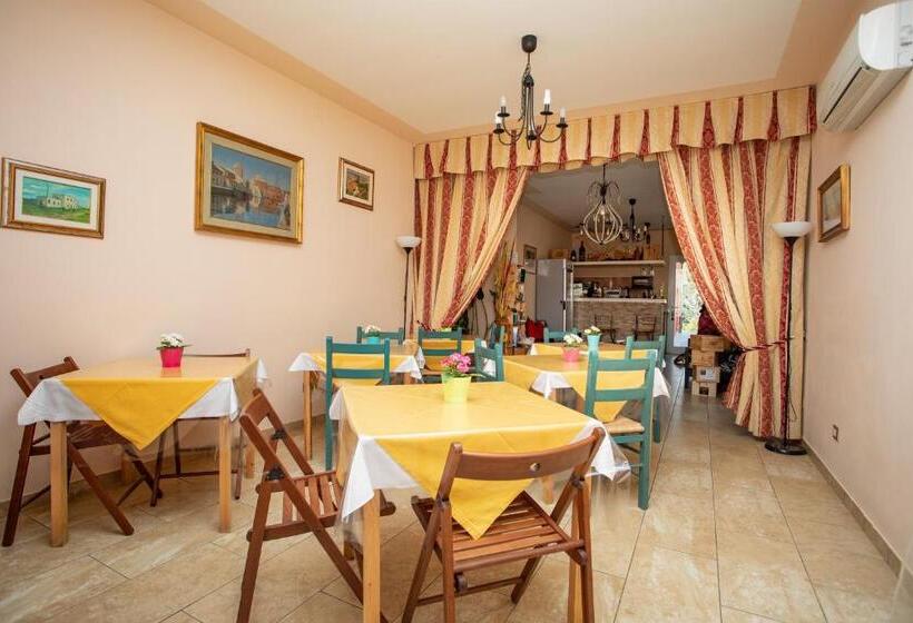 تختخواب و صبحانه Villa Liburnia