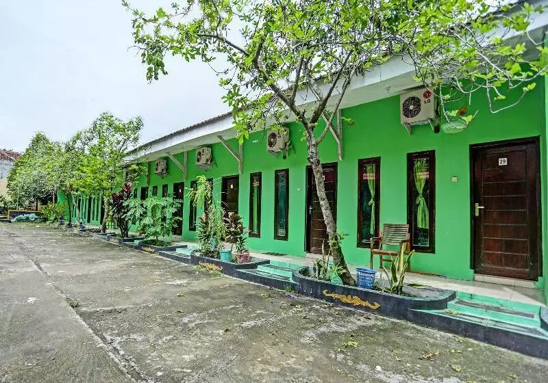 هتل Oyo 1415 Gelora Residence