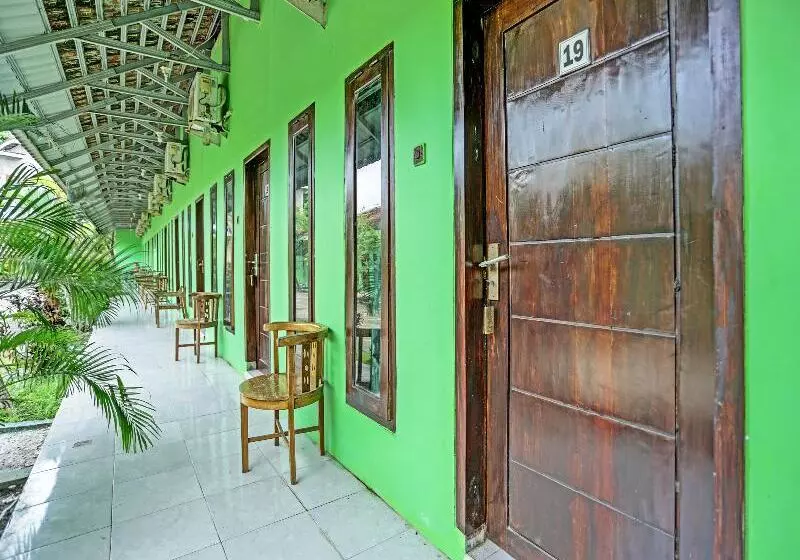 هتل Oyo 1415 Gelora Residence