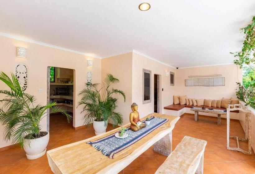 פנסיון Indahwatu