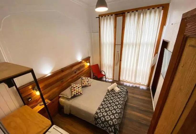 پانسیون Voy Hostales   Poniente