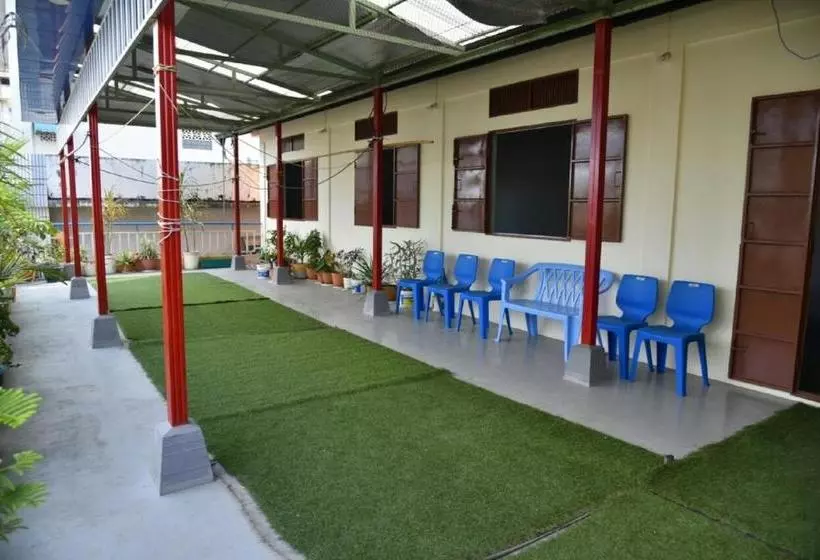 Majatalo Whitepearl Guest House
