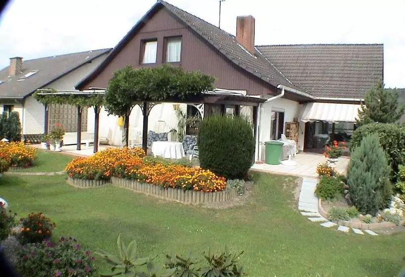 ペンション Gästehaus Am Ahornweg