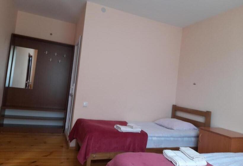 پانسیون Kera Guest House