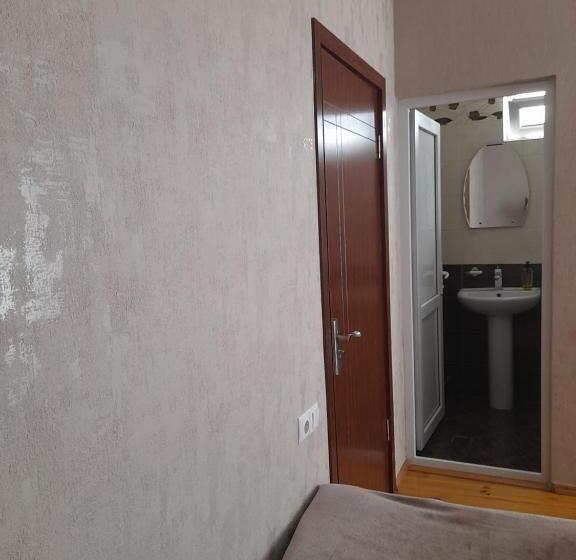 پانسیون Kera Guest House