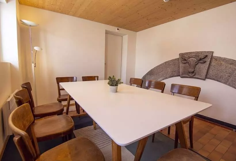 ペンション Sust Lodge Am Gotthard