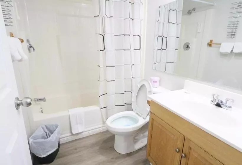 Retkeilymaja Algonquin Lakeside Inn