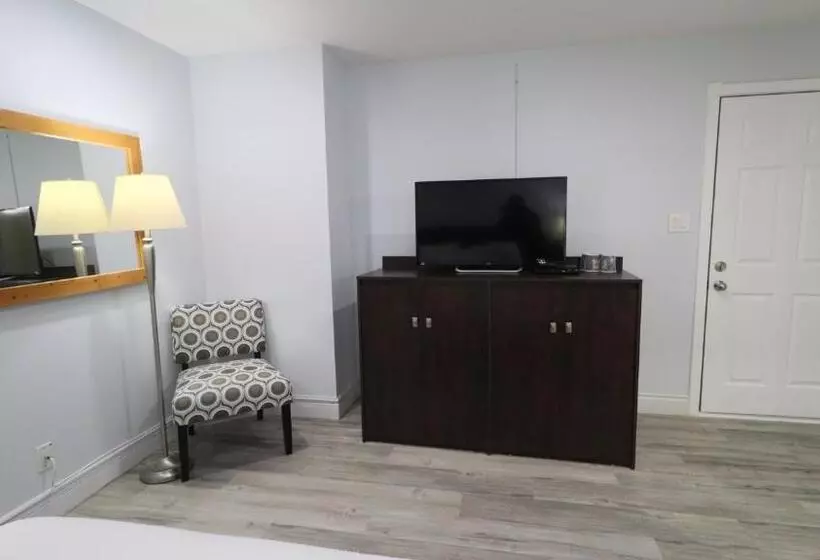 Retkeilymaja Algonquin Lakeside Inn