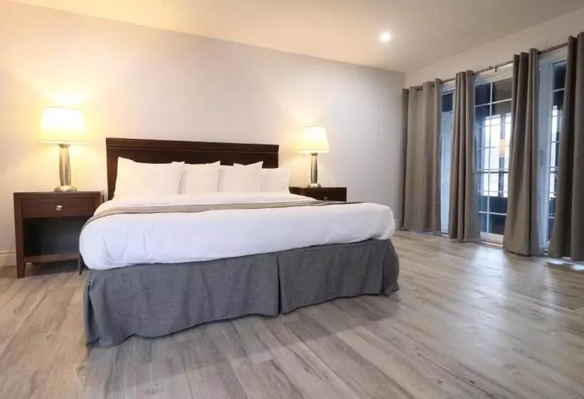 Retkeilymaja Algonquin Lakeside Inn