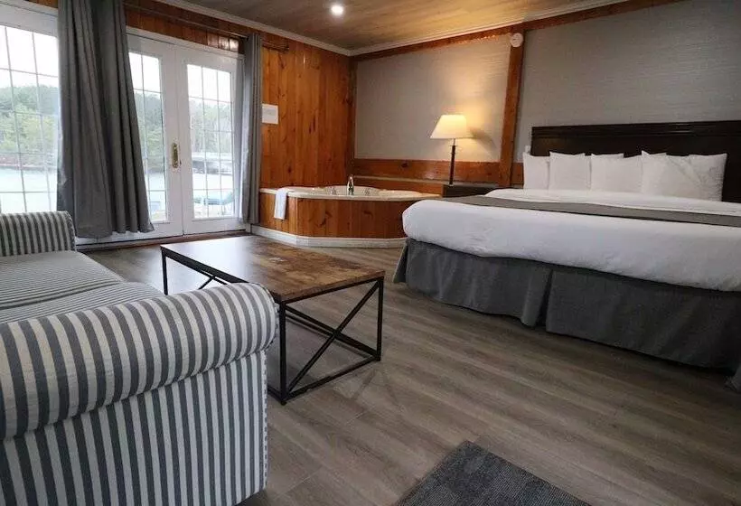 Retkeilymaja Algonquin Lakeside Inn