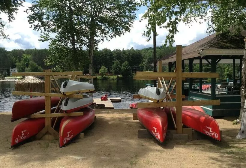 Retkeilymaja Algonquin Lakeside Inn