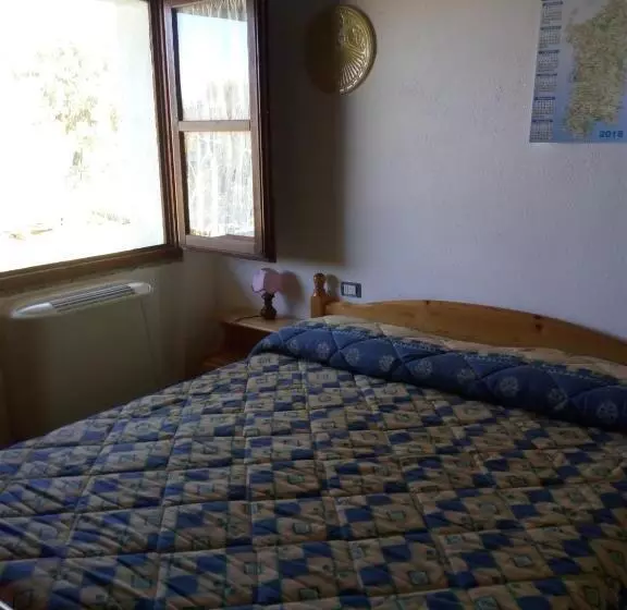 ホテル Agriturismo Costiolu