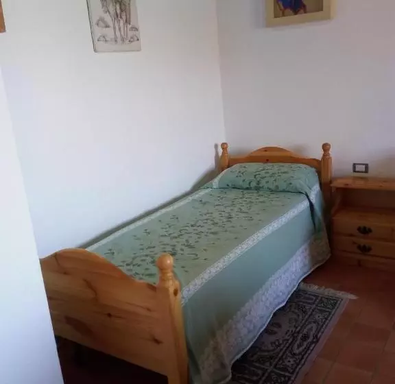 ホテル Agriturismo Costiolu