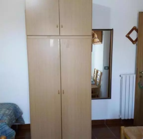 ホテル Agriturismo Costiolu