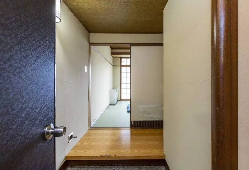 Hotelli Tsuruga Tunnel Onsen Kitaguni Grand