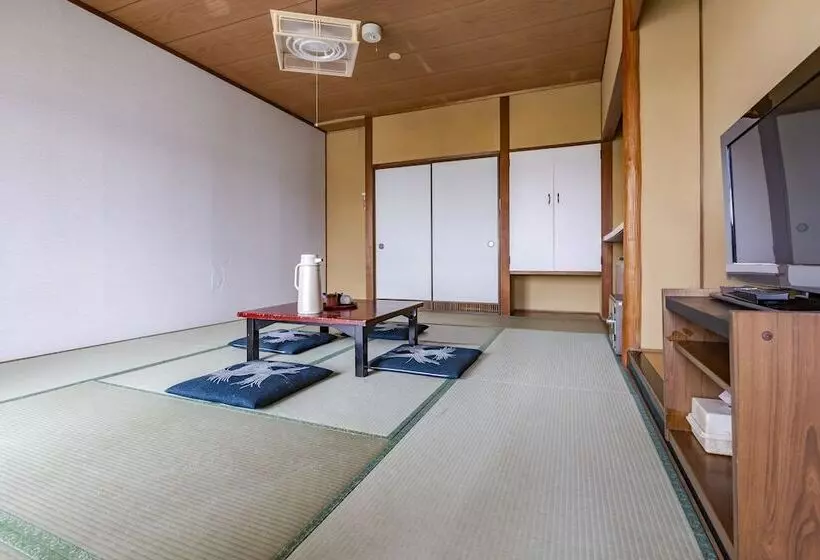 Hotelli Tsuruga Tunnel Onsen Kitaguni Grand