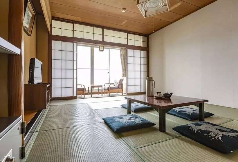 Hotelli Tsuruga Tunnel Onsen Kitaguni Grand