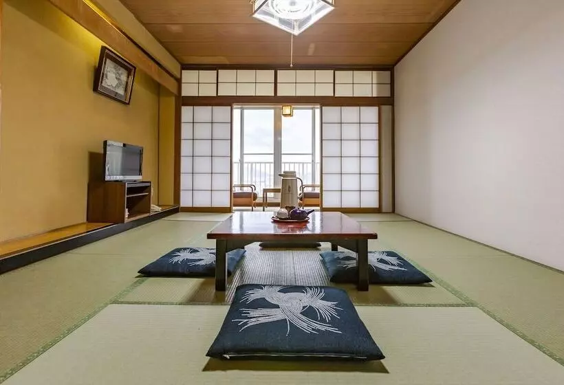 Hotelli Tsuruga Tunnel Onsen Kitaguni Grand