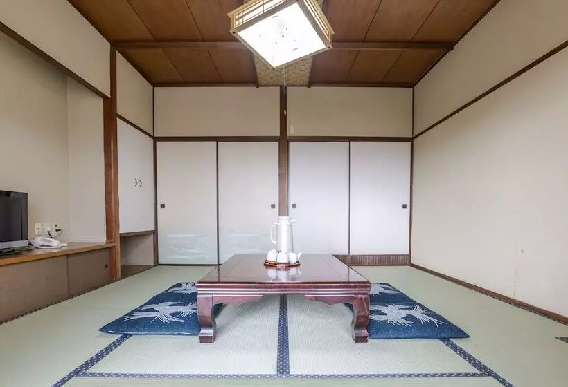 Hotelli Tsuruga Tunnel Onsen Kitaguni Grand