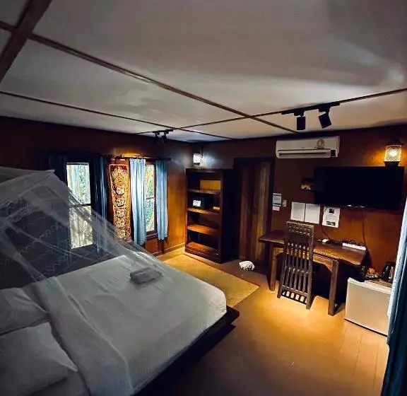 Khao Sok Paradise Resort