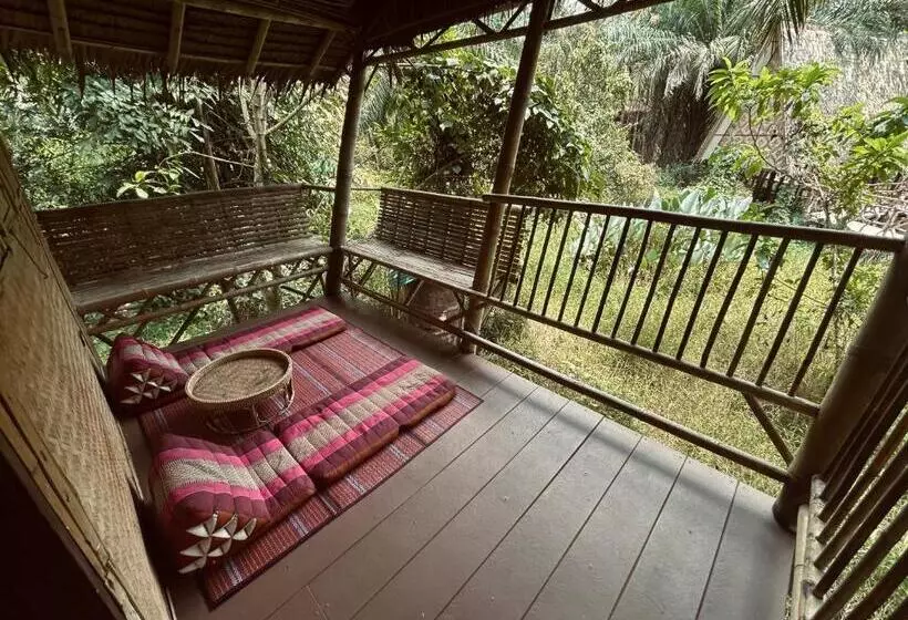 Khao Sok Paradise Resort