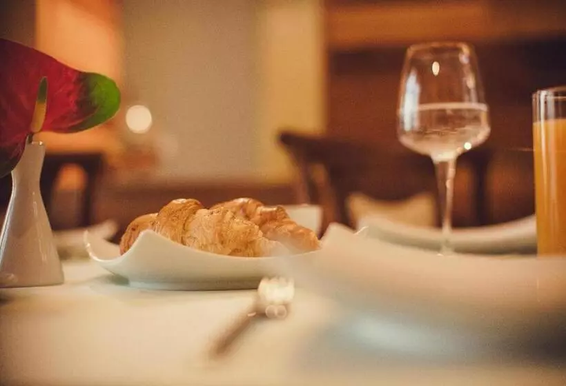 Majatalo Denisa Boutique