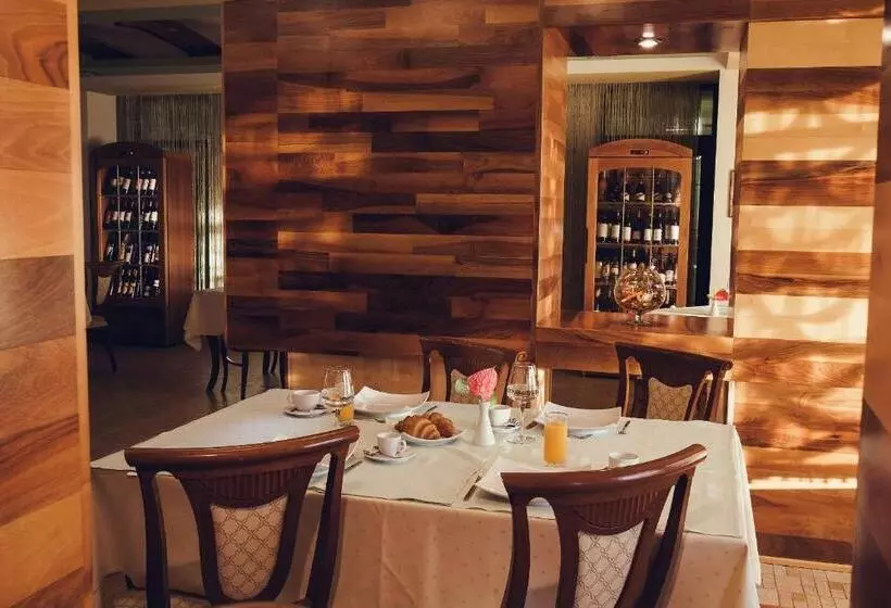 Majatalo Denisa Boutique