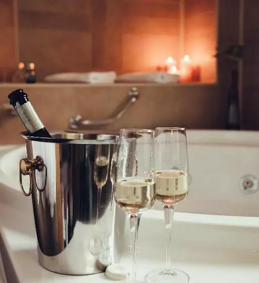 Majatalo Denisa Boutique