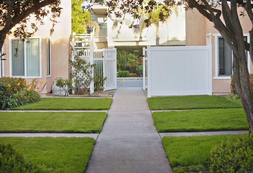 Channel Island Shores