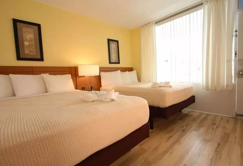 The Crusader Oceanfront Family Resort