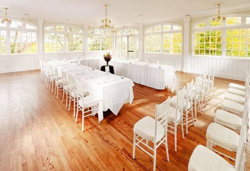 1886 Crescent Hotel And Spa