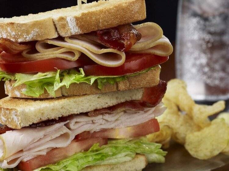 בית מלון כפרי Courtyard By Marriott Anchorage Airport