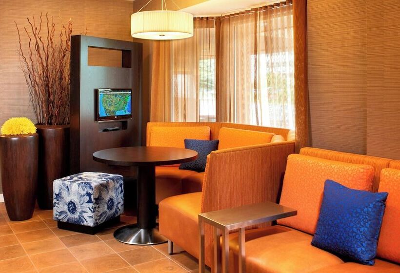 فندق Courtyard Cleveland Airport North