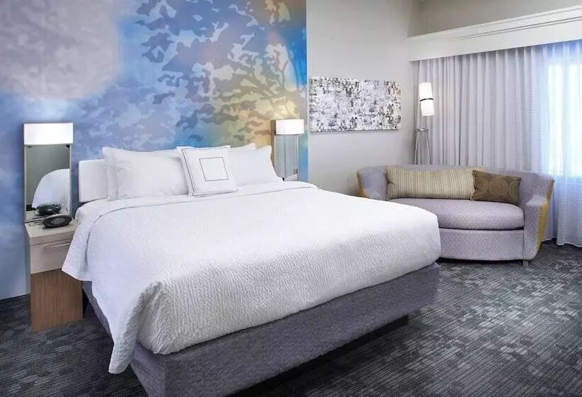 호텔 Courtyard Cleveland Airport North