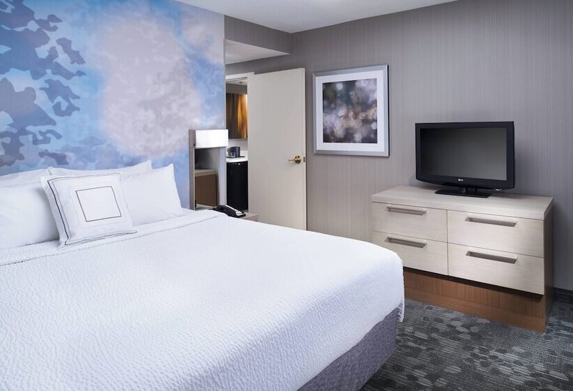 فندق Courtyard Cleveland Airport North