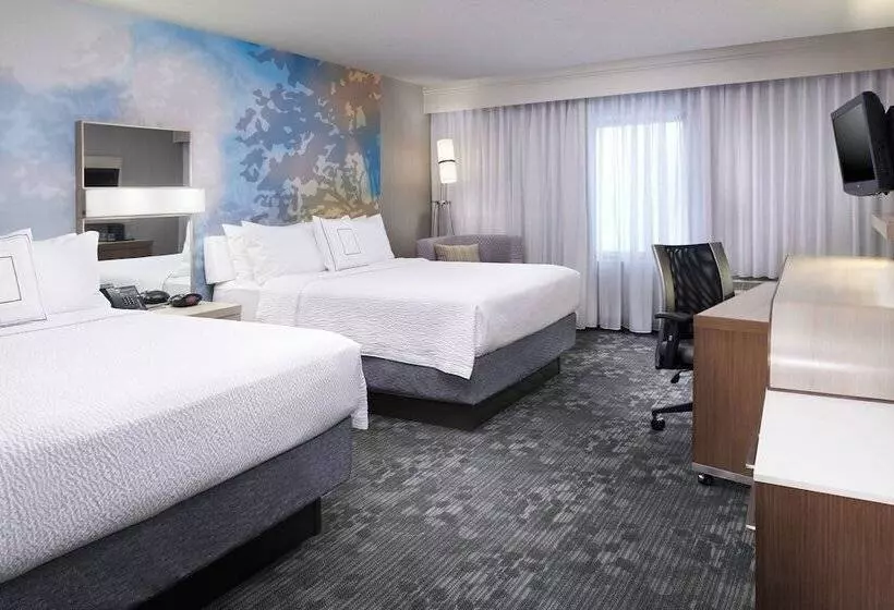 호텔 Courtyard Cleveland Airport North