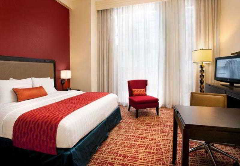 هتل Courtyard Fort Worth Downtown/blackstone