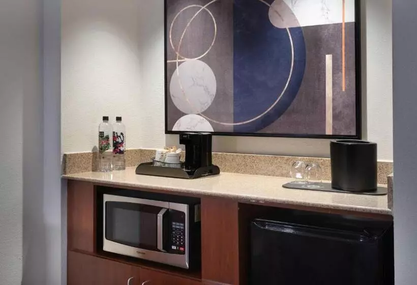 호텔 Courtyard St. Petersburg Clearwater