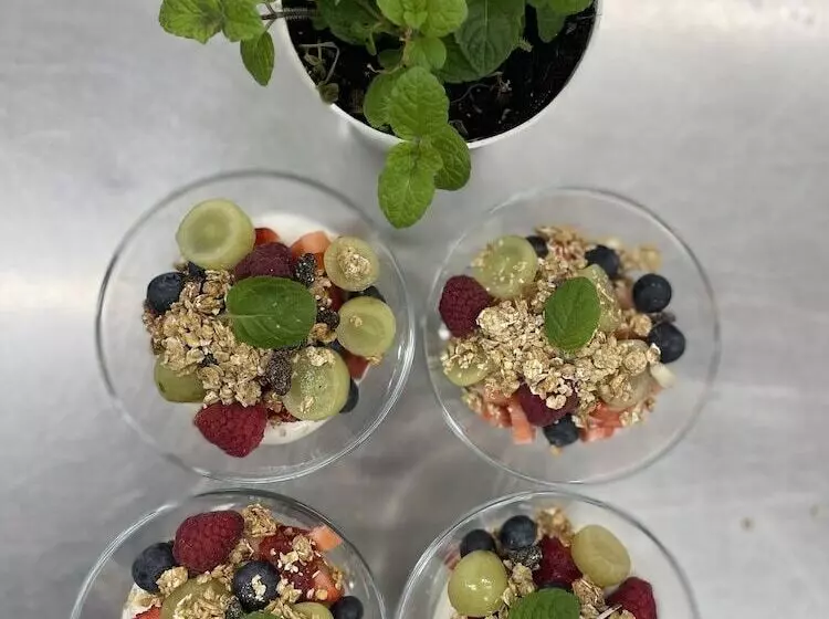 هتل Cranmore Mountain Lodge Bed & Breakfast