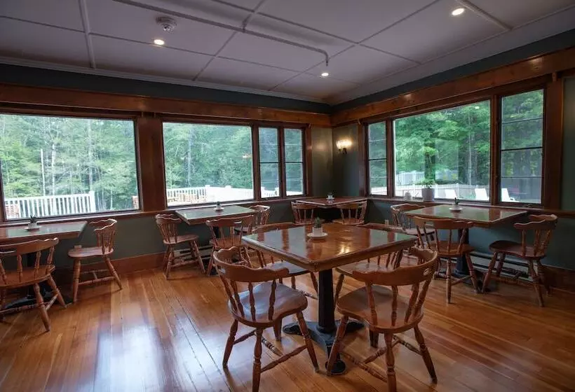 هتل Cranmore Mountain Lodge Bed & Breakfast