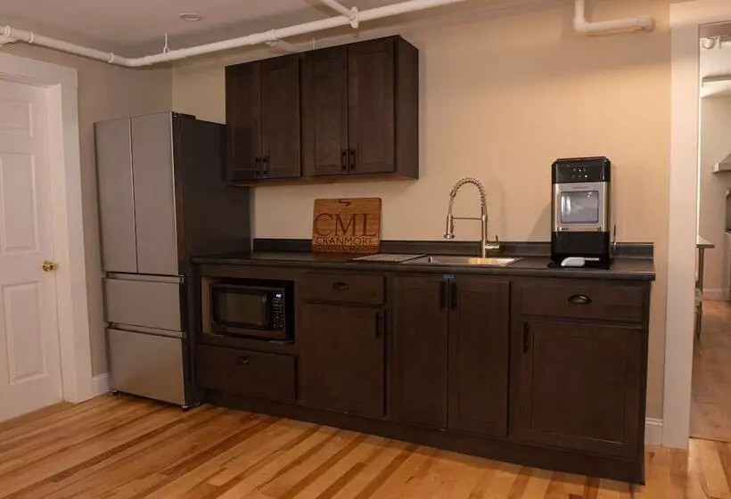 هتل Cranmore Mountain Lodge Bed & Breakfast