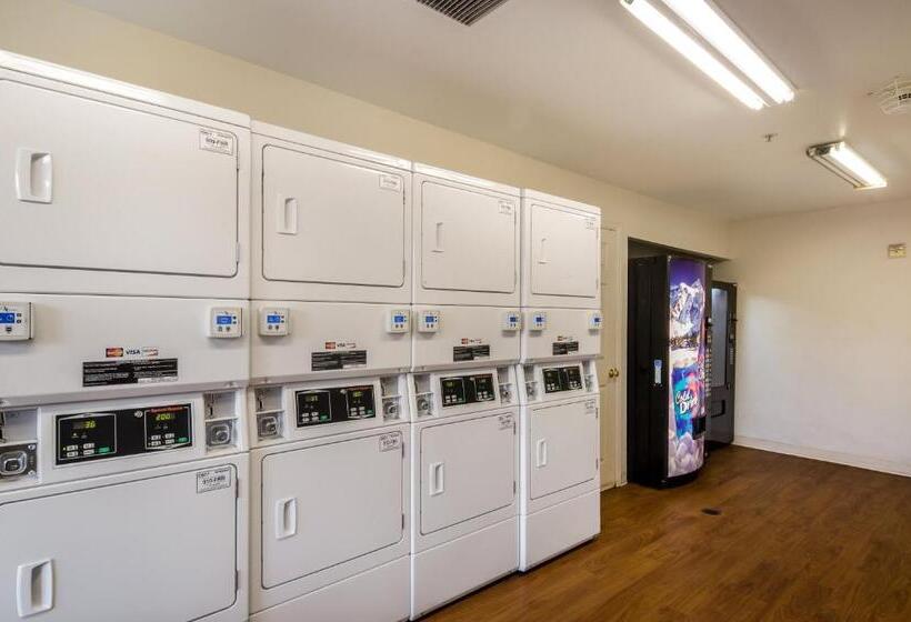 فندق Hometowne Studios By Red Roof Denver Airport/aurora