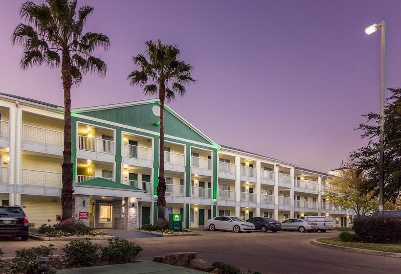 בית מלון כפרי Hometowne Studios By Red Roof Houston   Northwest