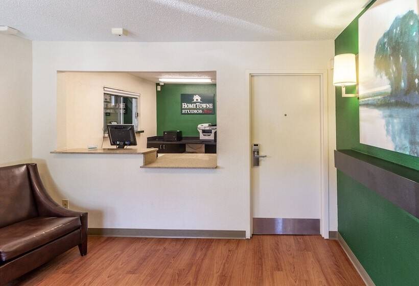 בית מלון כפרי Hometowne Studios By Red Roof Houston   Northwest