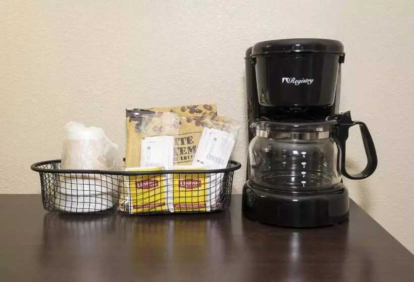 בית מלון כפרי Red Roof Inn Columbus Northeast Westerville