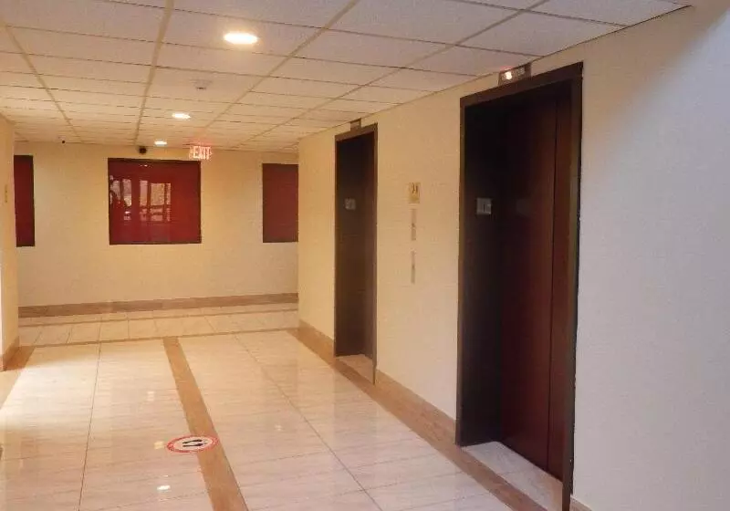 호텔 Red Roof Inn Harrisonburg University Area