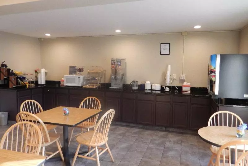 호텔 Red Roof Inn Harrisonburg University Area