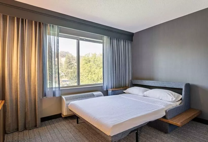 בית מלון כפרי Sonesta Select San Ramon