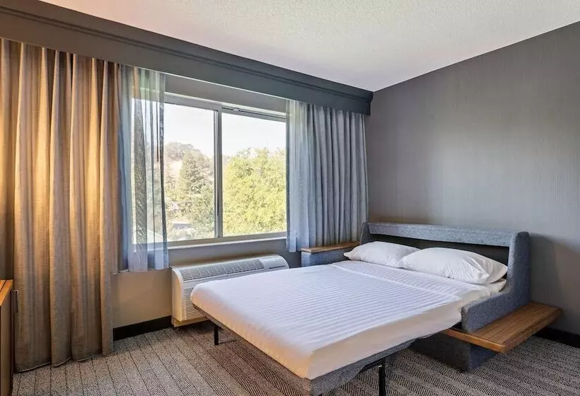 בית מלון כפרי Sonesta Select San Ramon