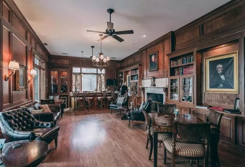 리조트 Christopher Place